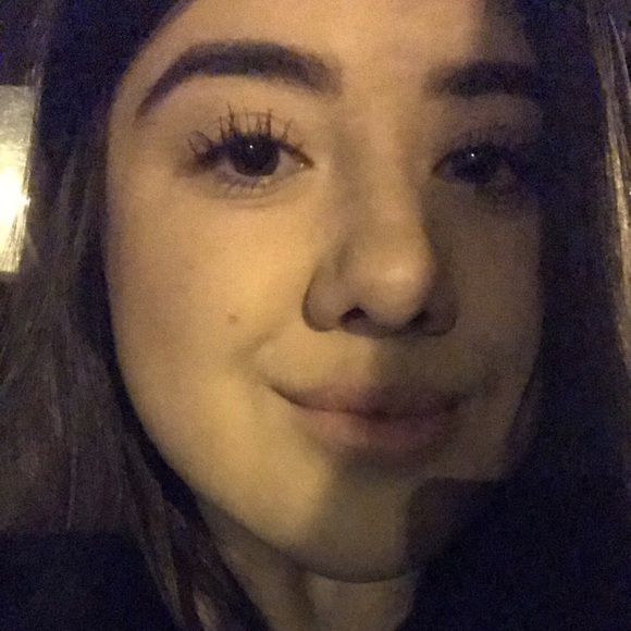 Meet your Posher, Emily - Picture 1 of 1